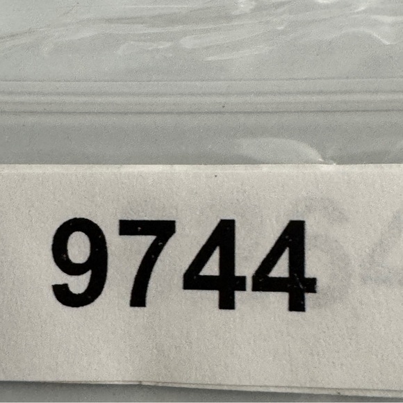 Hollister Ultra High Rise Corduroy Pants Red Wine Womens Size 1 W25 - Picture 6 of 6